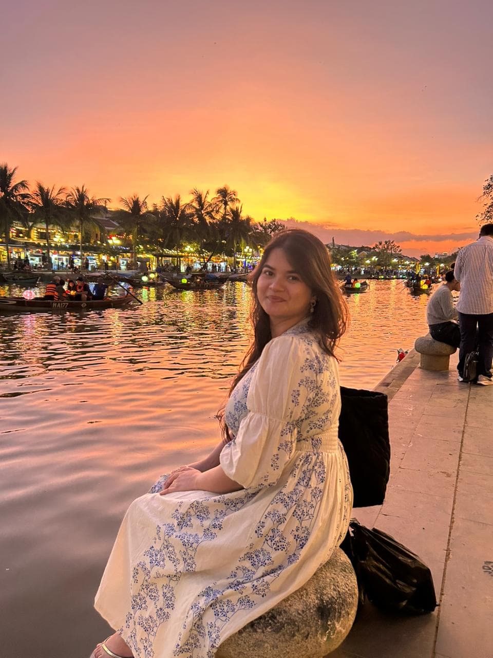Sakshi, 27